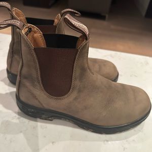 Blundstone chelsea boots